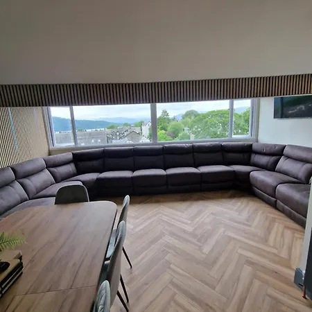 Ferienhaus Townhouse - 6 Bed Hot Tub House Bowness-on-Windermere