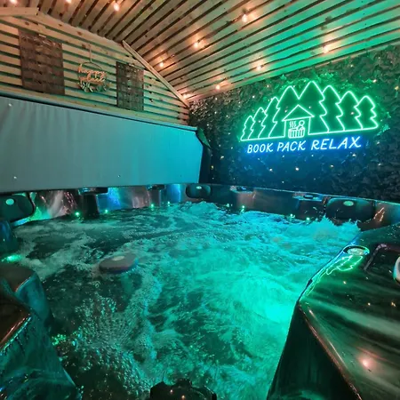 Townhouse - 6 Bed Hot Tub House