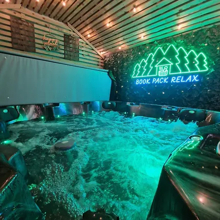 Townhouse - 6 Bed Hot Tub House
