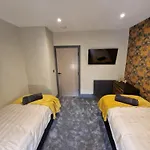 Feriehus Townhouse - 6 Bed Hot Tub House *