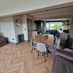 Townhouse - 6 Bed Hot Tub House *