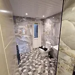 Townhouse - 6 Bed Hot Tub House